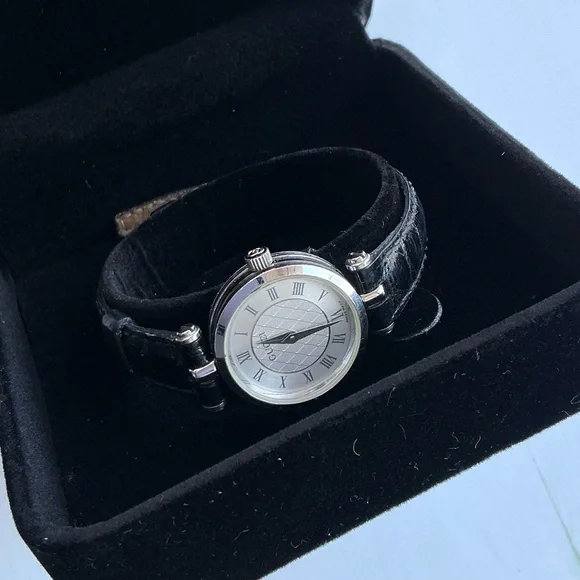 Ladies GUCCI watch💖LOVELY💖 - Picture 2 of 11
